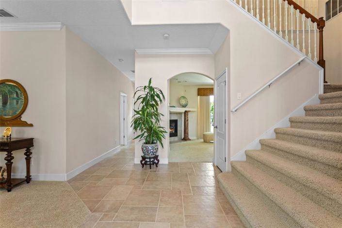 Image No.9-6 Bed House for sale