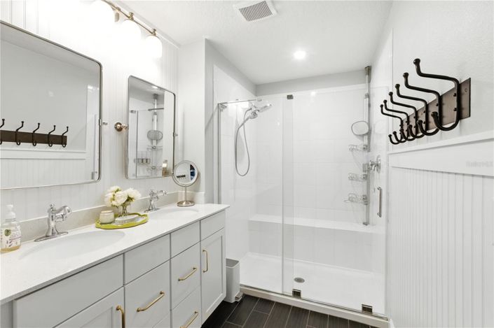 Image No.20-4 Bed House for sale