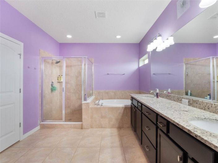 Image No.26-6 Bed House for sale