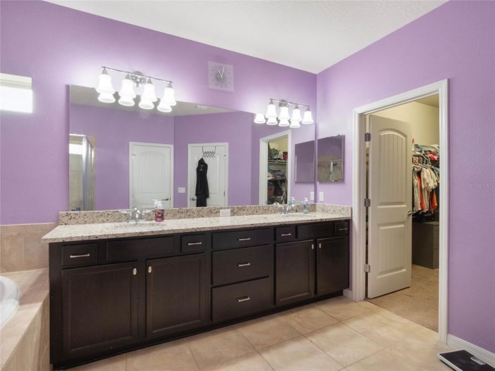 Image No.27-6 Bed House for sale