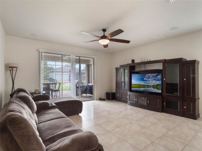 Image No.8-6 Bed House for sale