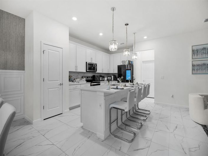 Image No.18-5 Bed House for sale