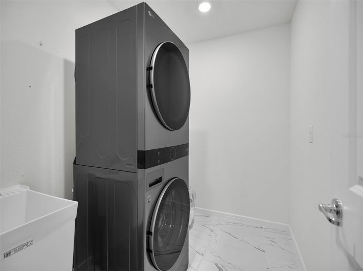 Image No.24-5 Bed House for sale