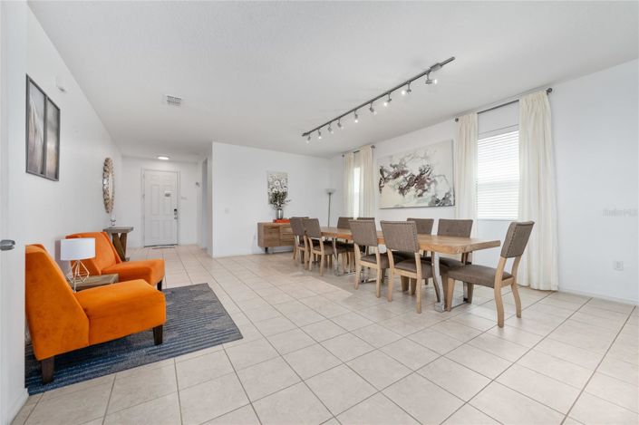 Image No.8-7 Bed House for sale