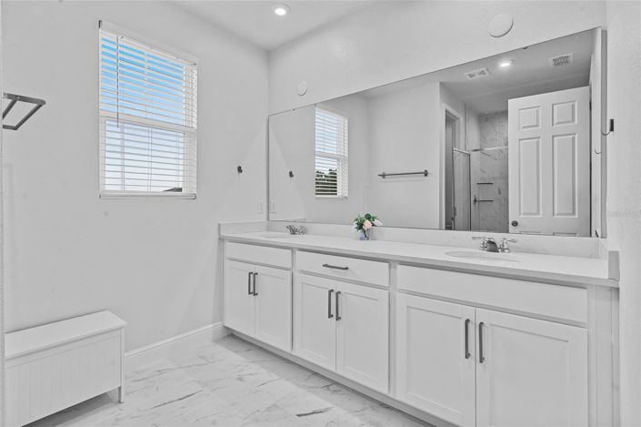 Image No.25-4 Bed House for sale