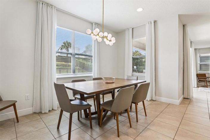 Image No.8-5 Bed House for sale