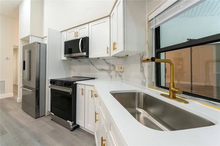 Image No.23-4 Bed House for sale