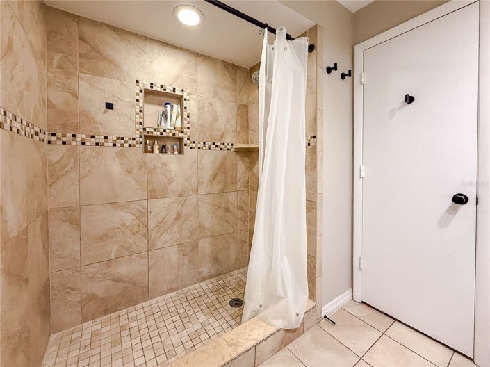 Image No.19-4 Bed House for sale