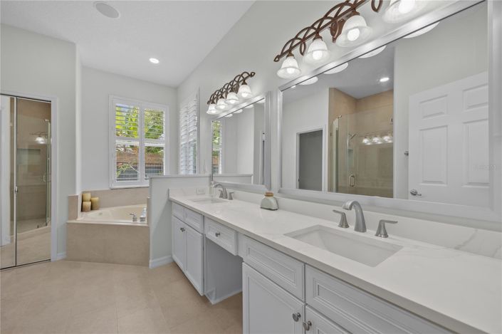 Image No.3-4 Bed House for sale