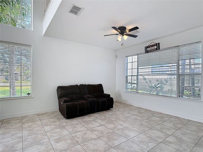 Image No.12-5 Bed House for sale