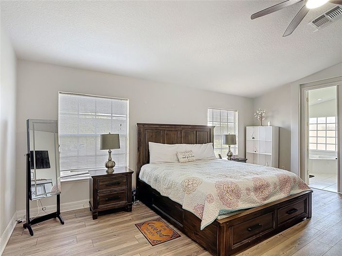 Image No.35-5 Bed House for sale