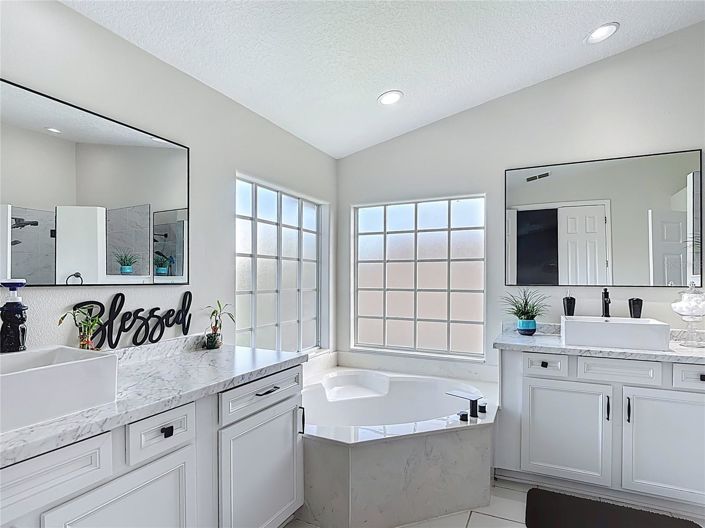 Image No.39-5 Bed House for sale