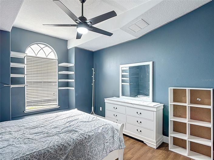 Image No.48-5 Bed House for sale