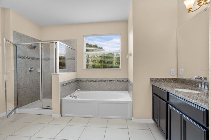 Image No.26-4 Bed House for sale