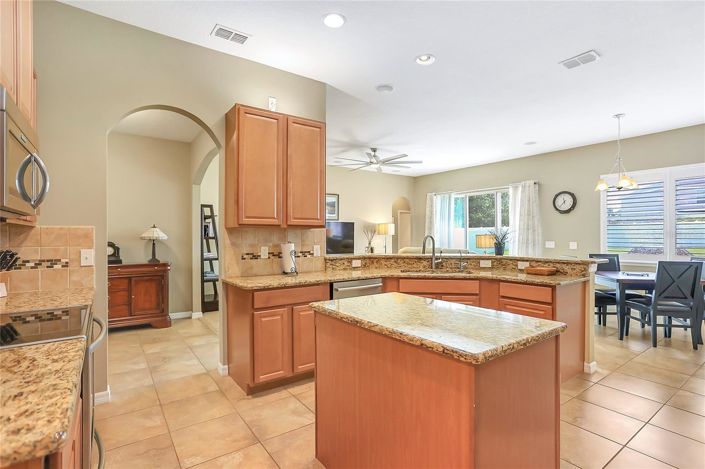 Image No.16-4 Bed House for sale