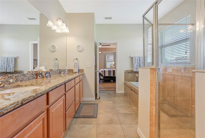 Image No.25-4 Bed House for sale