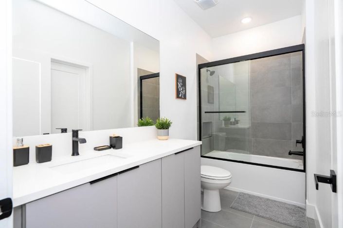 Image No.32-5 Bed Townhouse for sale