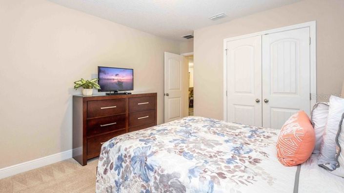 Image No.26-6 Bed House for sale