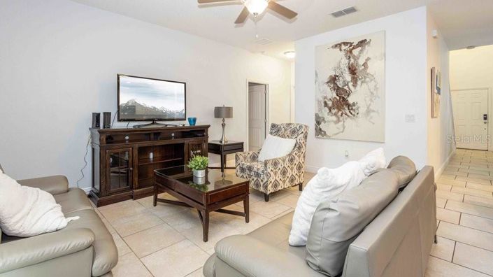 Image No.8-6 Bed House for sale