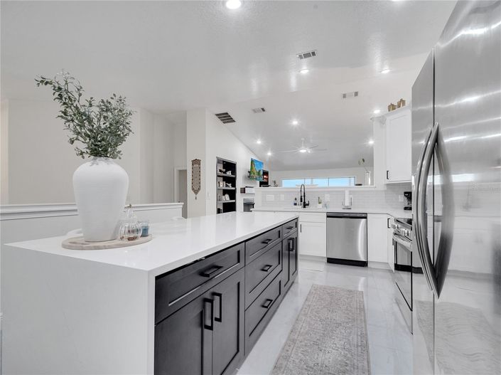 Image No.18-4 Bed House for sale