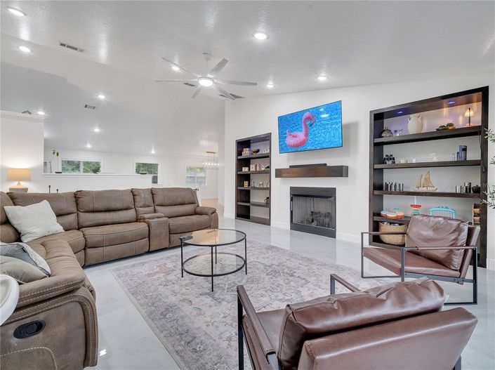 Image No.8-4 Bed House for sale