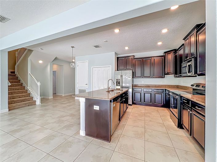 Image No.20-4 Bed House for sale