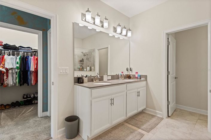 Image No.20-5 Bed House for sale