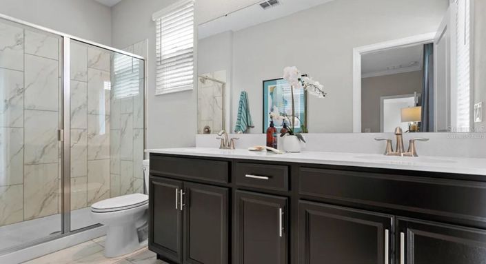 Image No.8-5 Bed House for sale