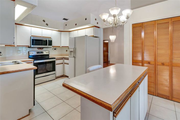 Image No.17-3 Bed House for sale