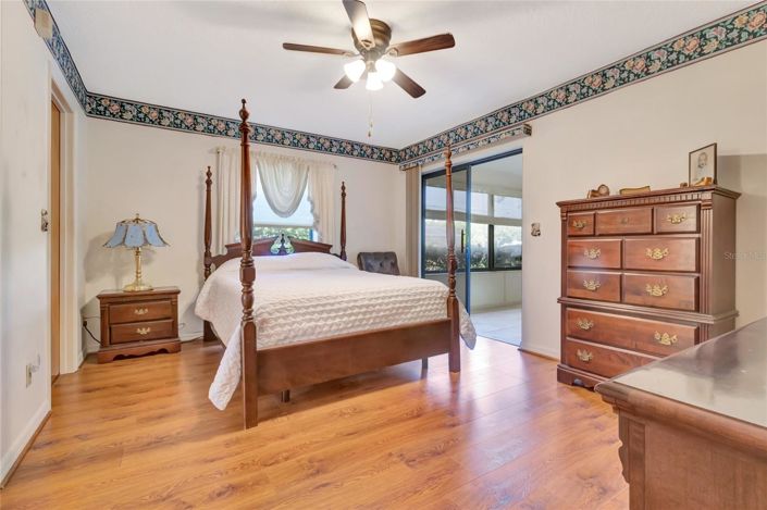 Image No.18-3 Bed House for sale