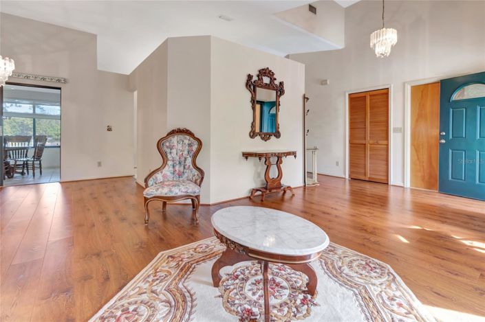 Image No.9-3 Bed House for sale