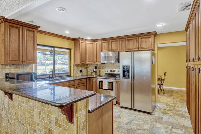 Image No.12-4 Bed House for sale