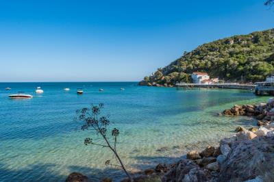 Portinho-da-Arrabida--belonging-to-the-natural-park--Setubal-PORTUGAL-LR