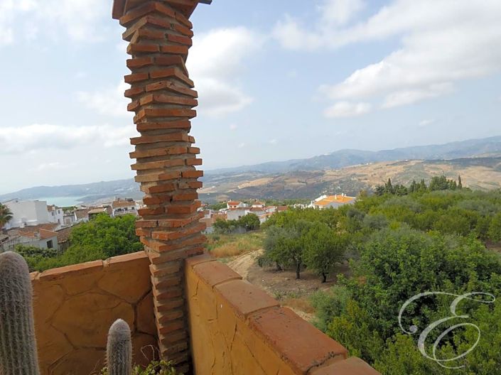 Image No.2-4 Bed Property for sale