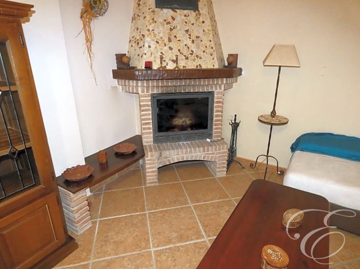 Image No.4-4 Bed Property for sale