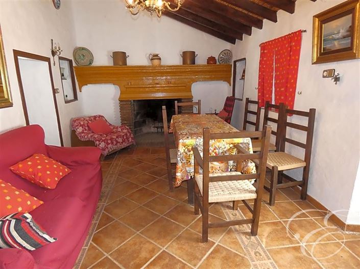 Image No.3-3 Bed Property for sale