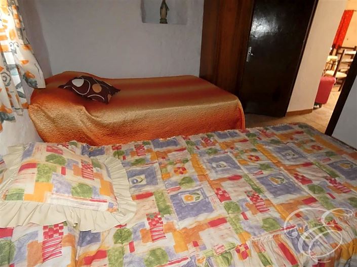 Image No.6-3 Bed Property for sale