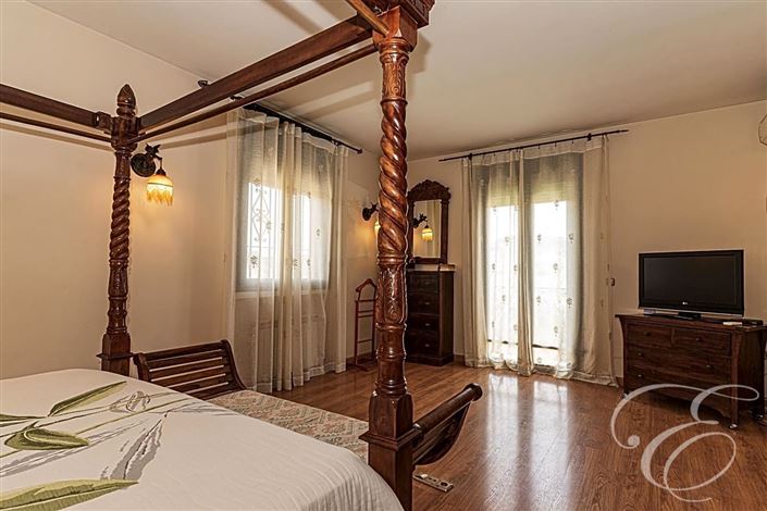 Image No.17-Propriété de 4 chambres à vendre à Archidona