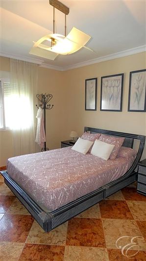 Image No.11-3 Bed Property for sale