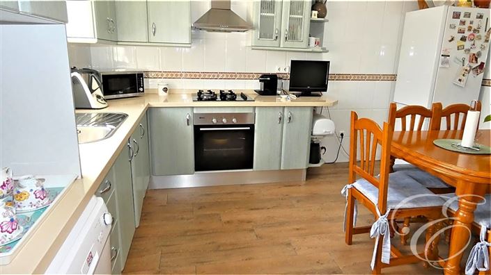 Image No.8-3 Bed Property for sale