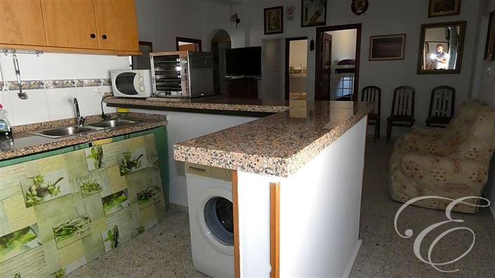 Image No.14-11 Bed Property for sale