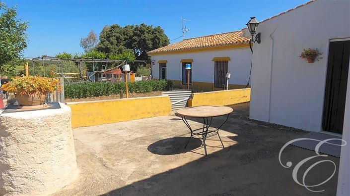 Image No.25-11 Bed Property for sale