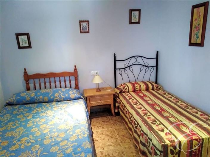 Image No.7-11 Bed Property for sale