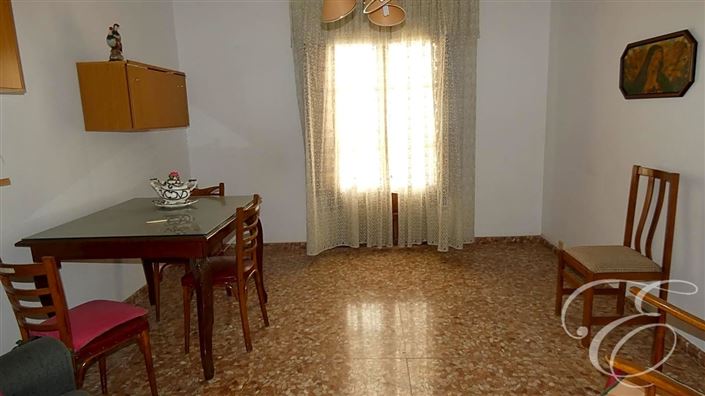 Image No.9-14 Bed Property for sale