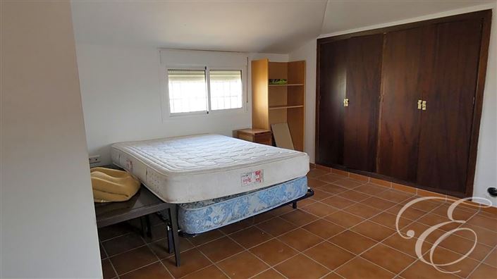 Image No.10-5 Bed Property for sale