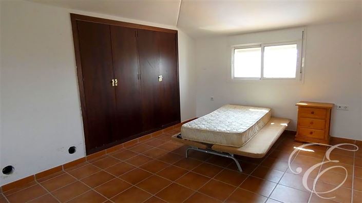 Image No.11-5 Bed Property for sale