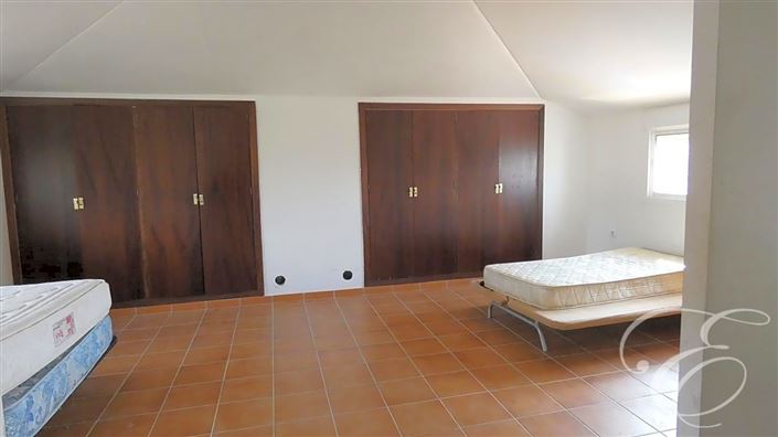 Image No.9-5 Bed Property for sale