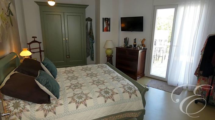 Image No.19-5 Bed Property for sale