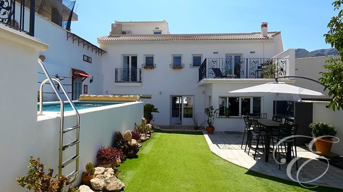 Image No.31-5 Bed Property for sale