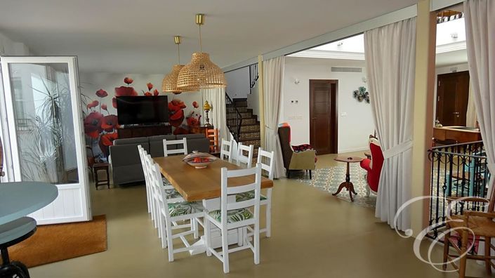 Image No.10-5 Bed Property for sale